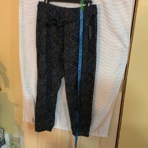 🆕 ONE BY CHAPTER ONE- BLACK AND WHITE POLKADOTS PANTS (M) 🆕